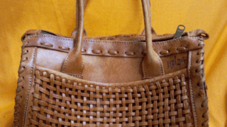 革のハンドバッグを長持ちさせるお手入れ法 ハンドバッグ 手入れ 方法